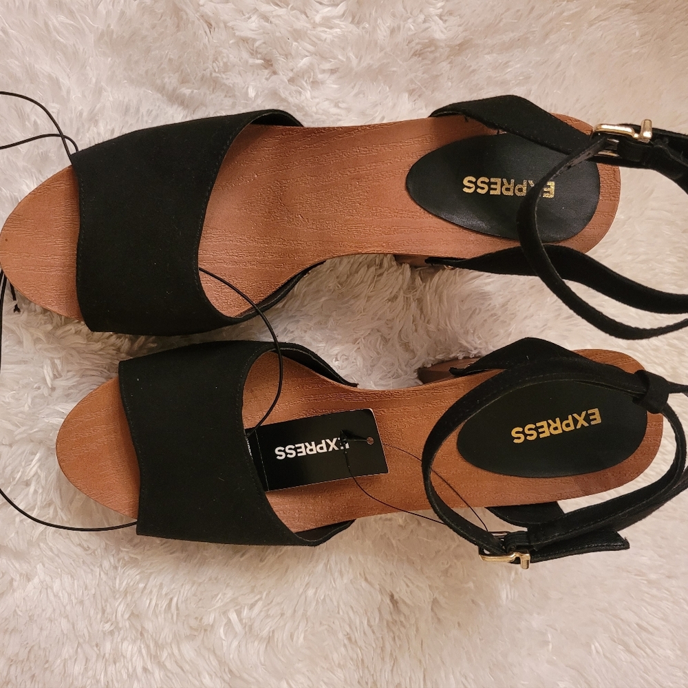 Express unique Studded Platform - Picture 3 of 9